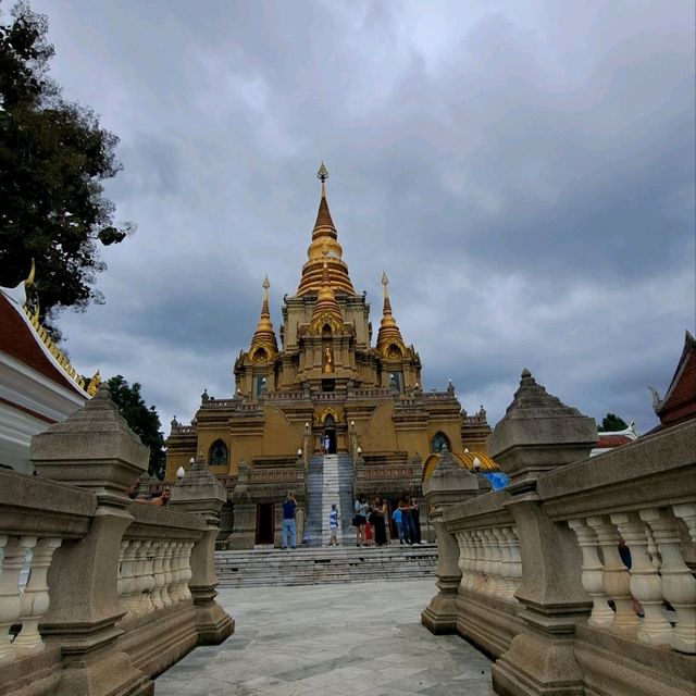 ไหว้พระวัดพุทธาธิวาส จังหวัดยะลา