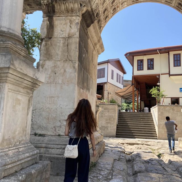 고대 로마의 유적, 안탈리아의 하드리아누스의 문🇹🇷