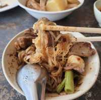 ร้านก๋วยเตี๋ยวบุฟเฟ่ต์ 99 บาท‼️