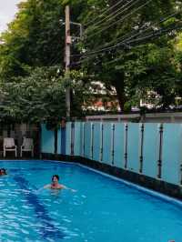 Hotel with pool a walk away from Khaosan Rd! 