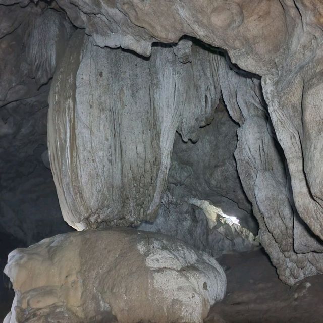 Hiking in Binlang Valley Scenic area