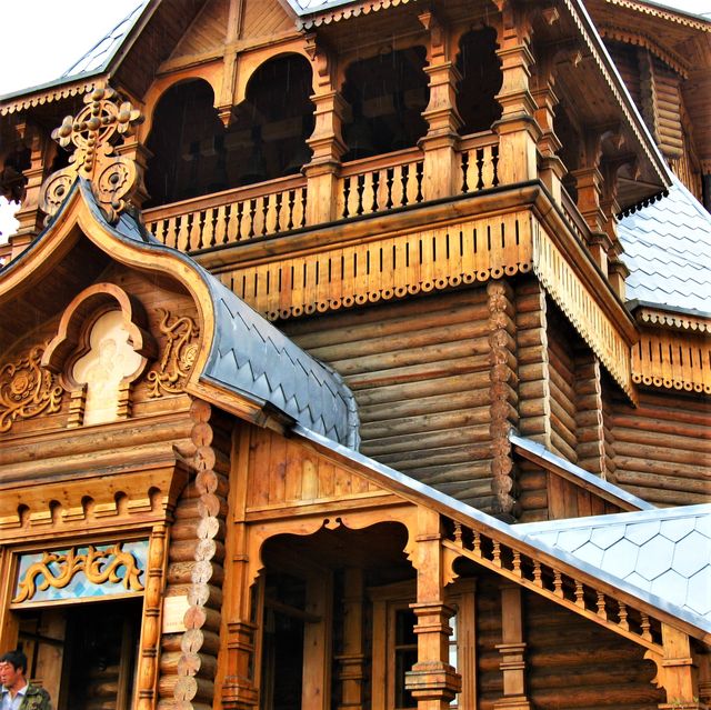 Autumn Manor Volga