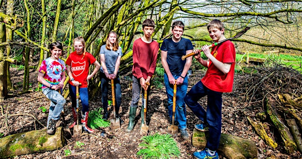 Nature Champions: Young Wardens (E9P 2815) | Holywells Park