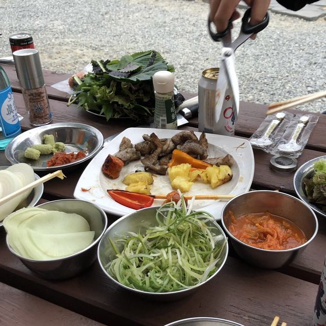친구들과 함께 캠핑을 즐기며 우정을 다지는 “파크오브드림”