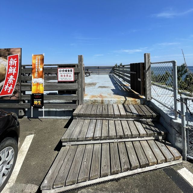 絶景のテラスで食べる貝焼き