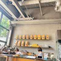 三軒茶屋　クロワッサンが有名なカフェ《Yellow cafe》