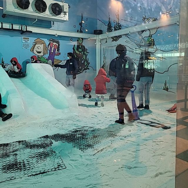 Snoopy and peanuts theme SNOW ❄️ Play!