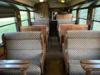 2024年3月頃運転終了。車齢100年越え。日本で最も古い現役の蒸気機関車がけん引する列車『SL人吉』車内