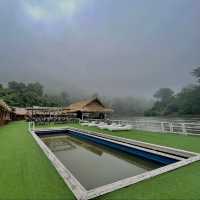 สัมผัสทะเลหมอกยามเช้า ริมแม่น้ำแคว, กาญจนบุรี