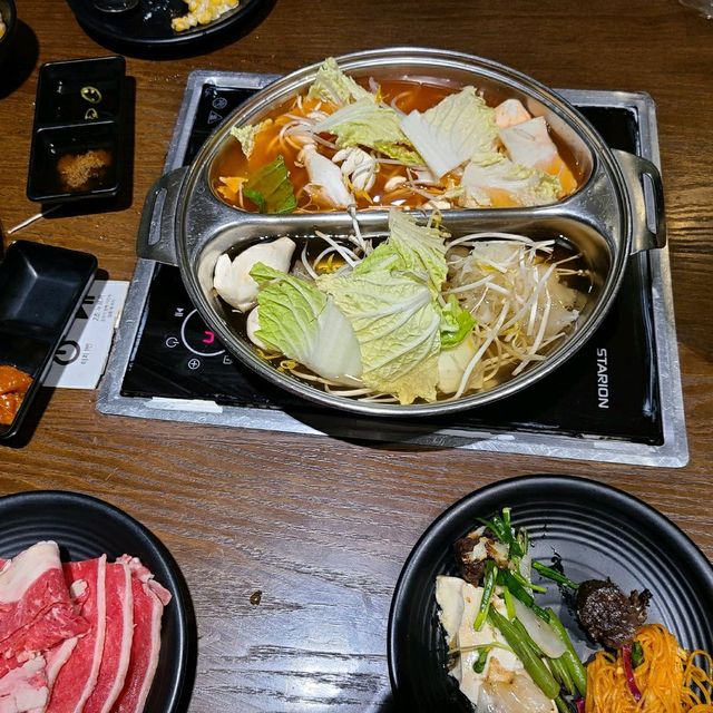 샤브샤브 무한리필 '로운 샤브샤브 홍대점'