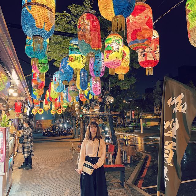 細雨紛飛的夜色神農街！