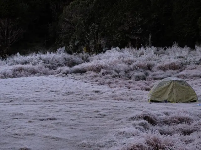 天使灑落的珍珠_加羅湖野營