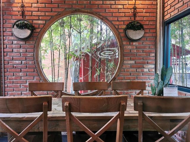 PROMPT CAFE RAYONG คาเฟ่เก๋ ๆ ในปั๊มน้ำมัน