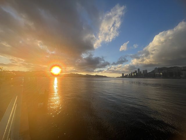 海景一流嘅高級海景房嘅九龍海逸君綽酒店
