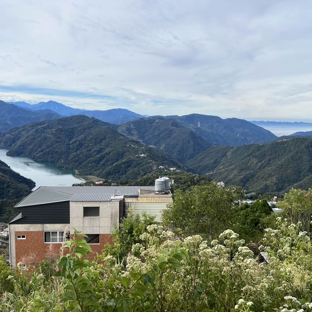 南投美麗住宿推薦｜霞飛音樂城堡🏰，房間內居然有音響可以放音樂