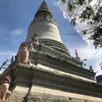 Wat Phnom in Cambodia ⛩