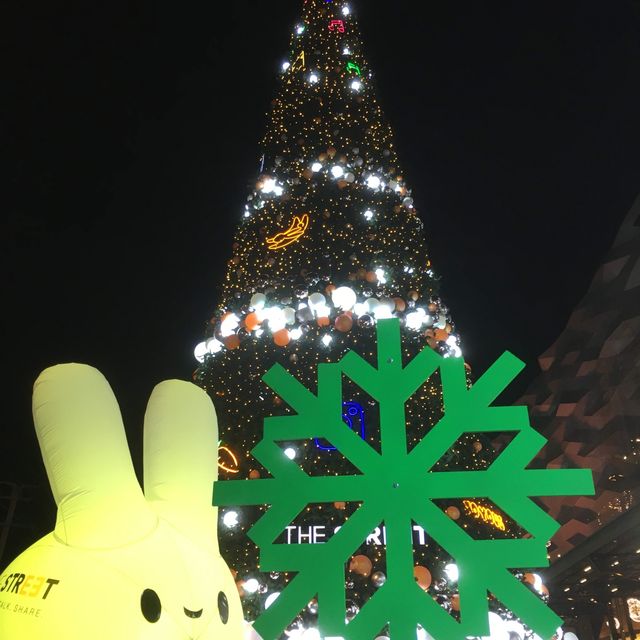 ลานหน้าห้าง เดอะสตรีท รัชดา