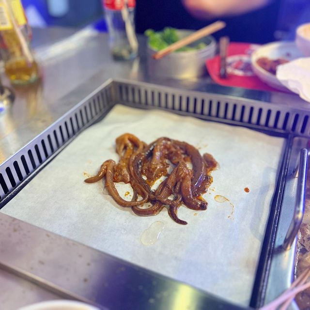 尖沙咀｜必試特色茶底火鍋｜多款麻辣串串任你選！