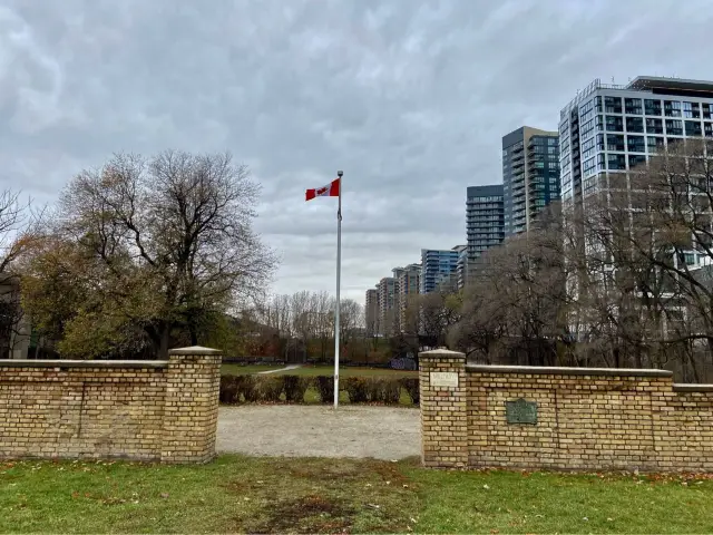 Strachan Avenue-Military Burying Ground