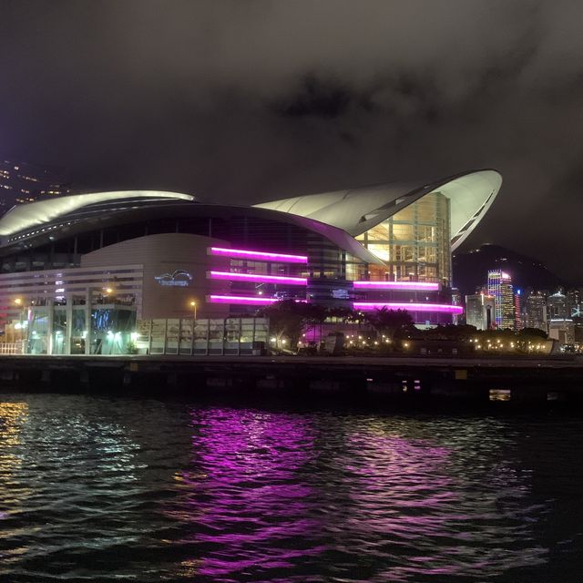 夜遊灣仔海濱長廊
