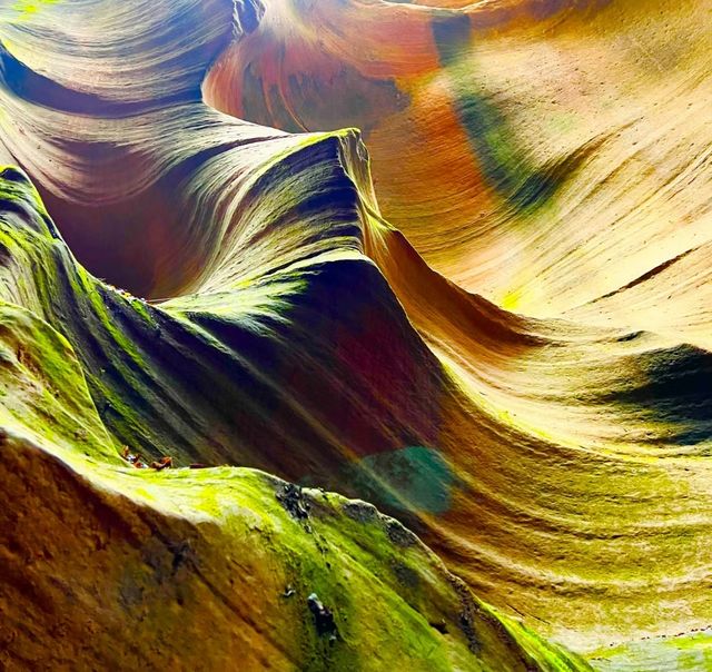 Yan'an Ganquan Yucha Grand Canyon, known as the "Danxia Landform of the World" and "Valley of the Chinese Dream".