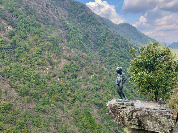 徳島旅行】崖の上に立つ小便小僧！！ | Trip.com 三好