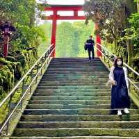 箱根神社の参道と武道場
