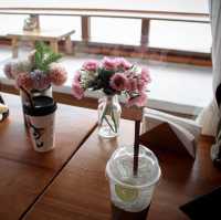 นั่งคาเฟ่ราคาหลักร้อย ได้วิวหลักล้าน @สมุย