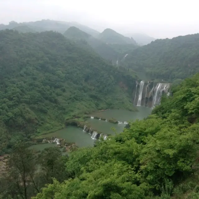 "Kowloon Waterfall" in Luoping, Yunnan, China, has 10 waterfalls! Amazing scenery, a great adventure in a hidden area!
