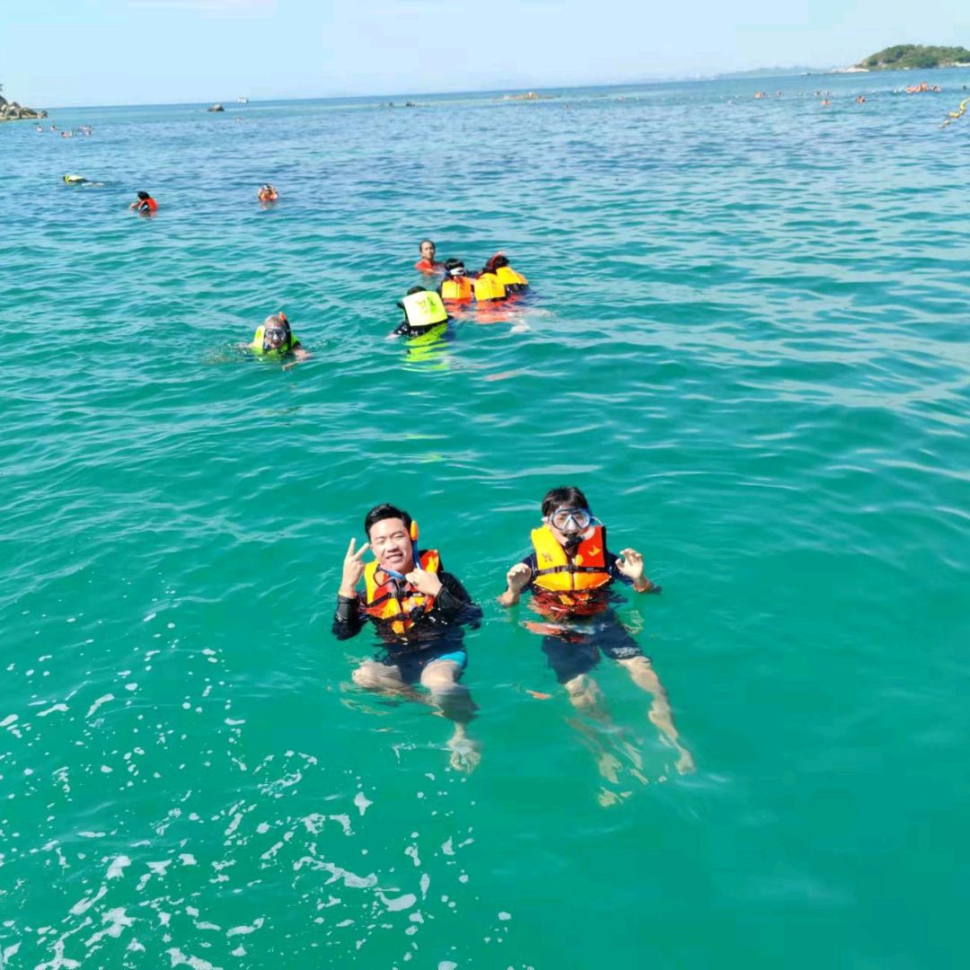 Snorkeling at Koh Man Nok