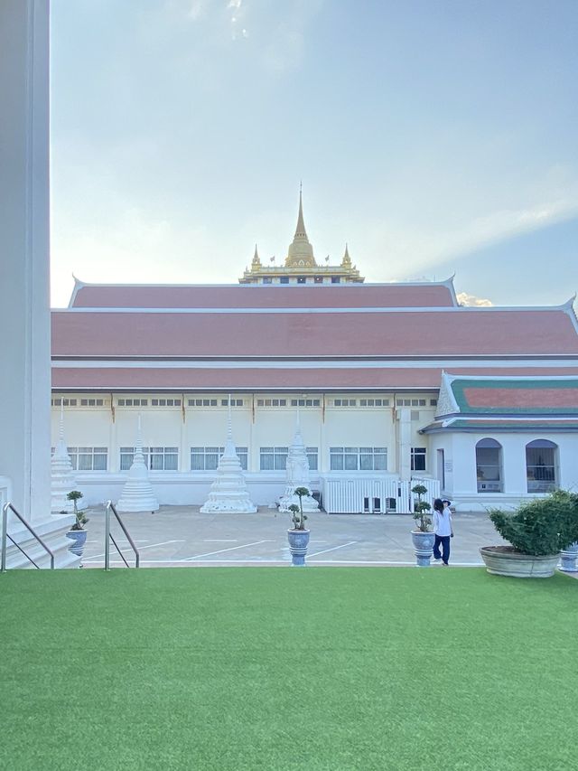 กราบขอพร หลวงพ่อพระประธาน | วัดสระเกศ | กทม.