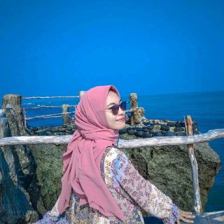 PANTAI KARANG BOLONG