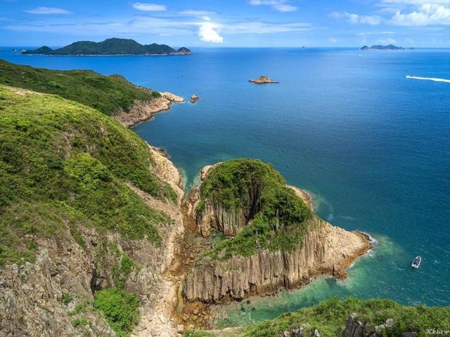 往吊鐘洲觀斷岩奇觀「金魚擺尾」