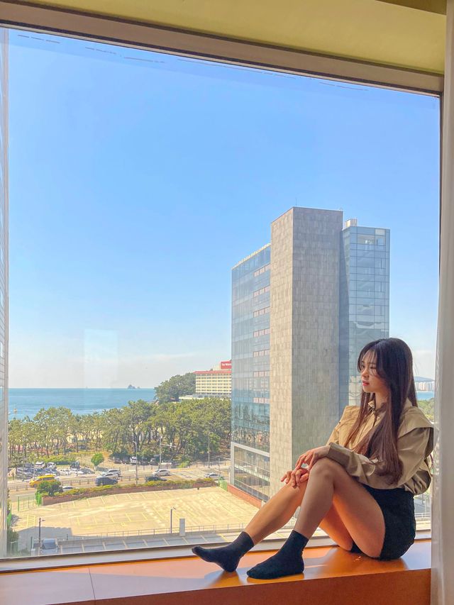 역대급 킹 가성비 오션뷰 루프탑 수영장 호텔, 베이몬드