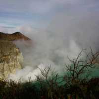 World's largest acid lake