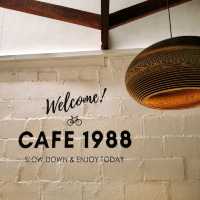 A Cozy Afternoon at Café 1988 ☕