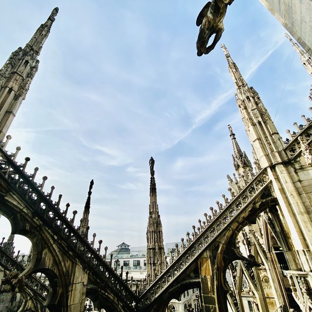 THE GRAND MARBLE PINNACLES 