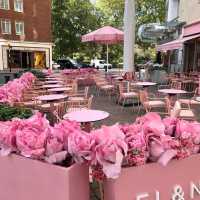 A stroll in Knightsbridge