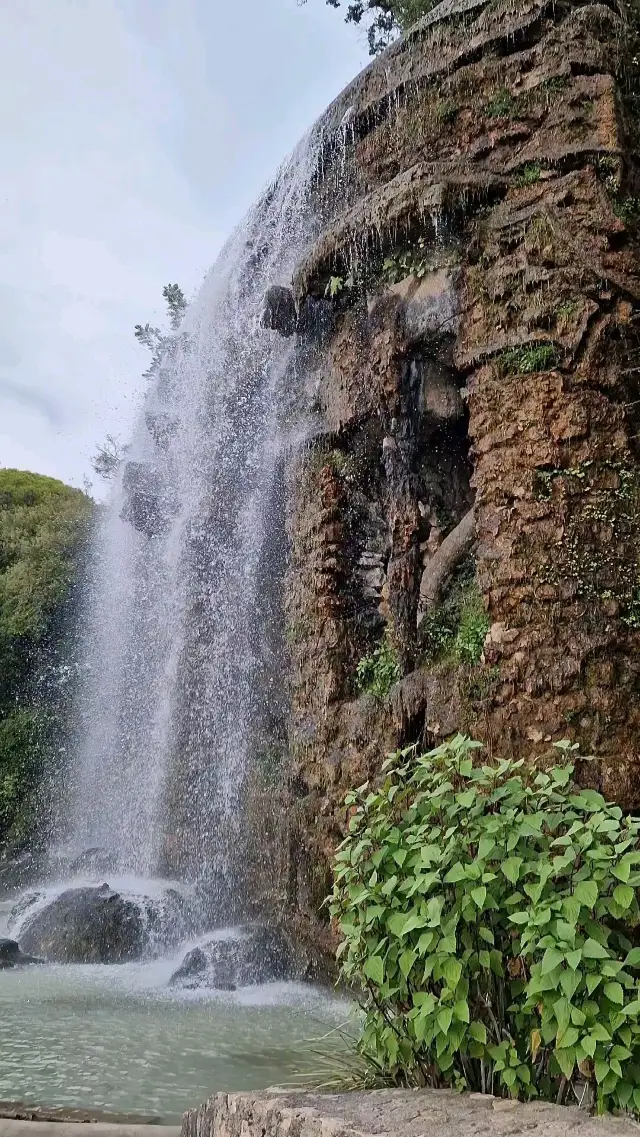 Castle Hill Waterfall in Nice