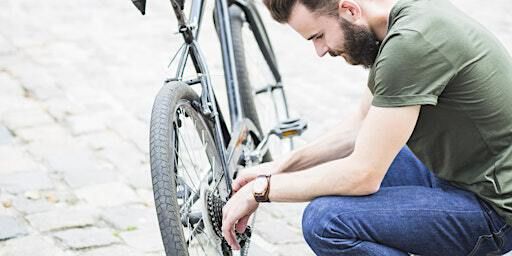 Formation "Premiers gestes de la mécanique cycle" / Naolib x Vélocampus | Parking vélo Commerce