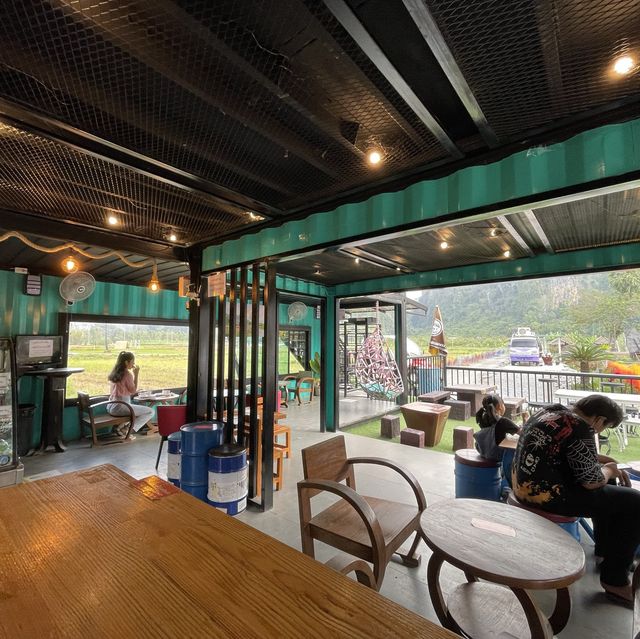 ฮักเขาคาเฟ่ 