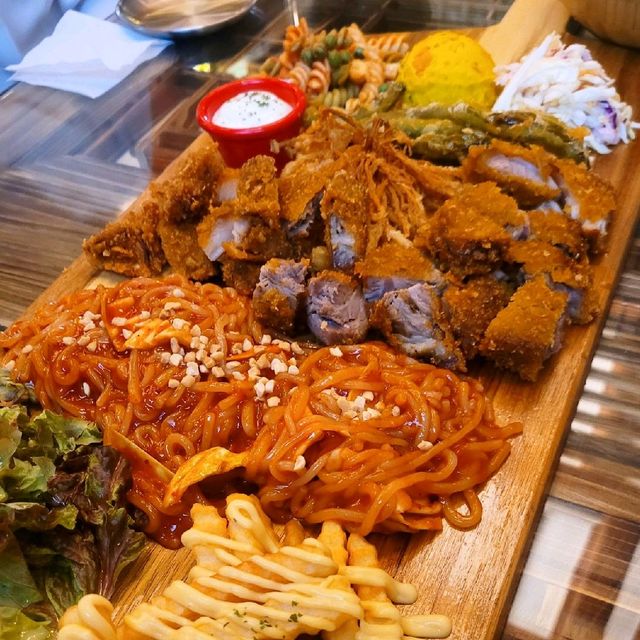 한옥에서 먹는 족발 빠삭족발 익선동맛집