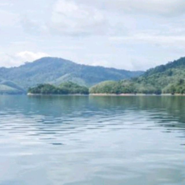 มาชมวิวสวยมาก..อ่างเก็บน้ำเขื่อนบางลาง ยะลา