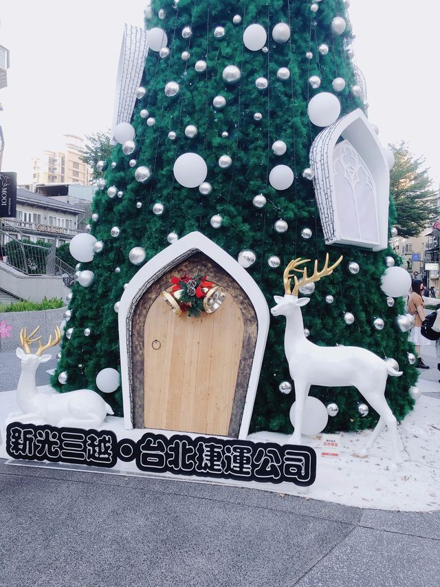 🉑️❤️溫馨的台北捷運中山站線形公園 Zhongshan Linear Park❄️🎄