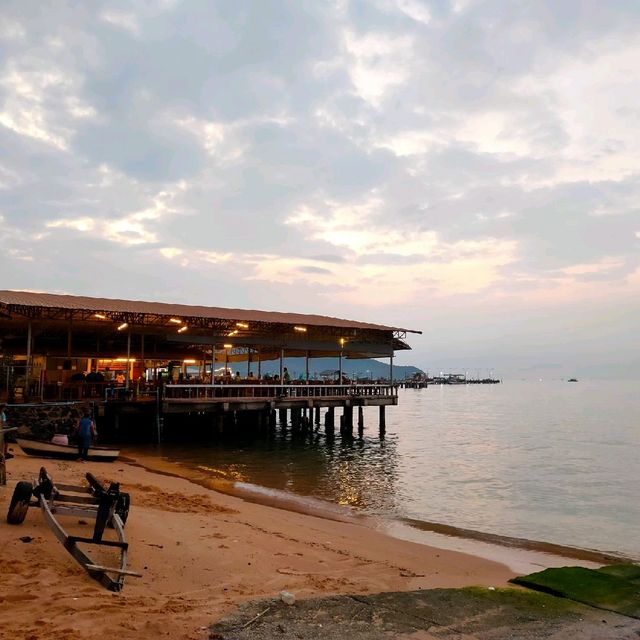 หาดบางเสร่ ยามเย็น