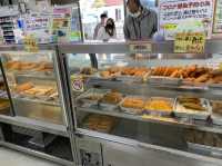 沖縄　石垣島のB級グルメ❗️ 知念商会のオニササもう食べました？