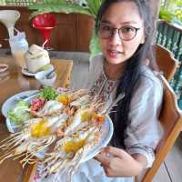 ร้านอาหารกระเพาะปลาริมเมย