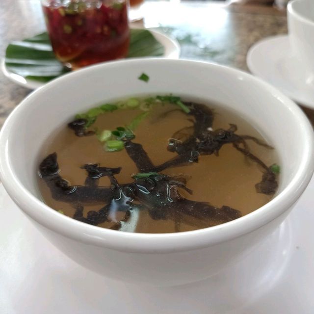 แวะกินข้าวร้านแดง - ดำ @พัทยากลาง