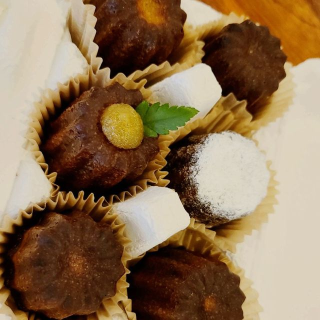청계천 앤티크 까눌레 맛집 