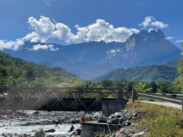 Bridge before Mount Kinabalu 